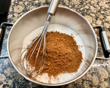 Foto del paso 3 de la receta: Tarta de galletas, chocolate y dulce de leche