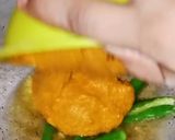 A picture of step 2 of Dahi Bhindi.
