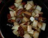 A picture of step 16 of Kerala kadala curry.