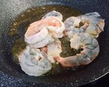 รูปขั้นตอนการทำที่ 1 ของ กุ้งผัดพริกขิงมันกุ้ง(สูตรเค็มหวานมันเผ็ดร้อนสดชื่นครบรส)
