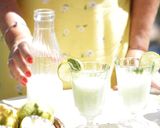 Foto del passaggio 3 della ricetta LIMONATA ALL'ACQUA DI COCCO