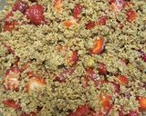 Foto del paso 5 de la receta: Crumble de frutillas SIN Azúcar, SIN GLUTEN