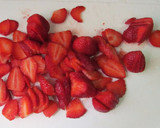 Foto del paso 1 de la receta: Crepes de fresas caramelizadas!