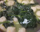 Foto langkah ke 5 dari resep Sup Bakso Daun Ubi.