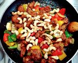 รูปขั้นตอนการทำที่ 4 ของ ไก่ผัดเม็ดมะม่วงหิมพานต์ (Gai Pad Med Mamuang)Thai Food Stir Fried Chicken With Chasew Nuts