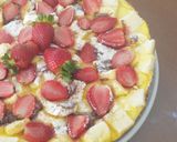 Foto langkah ke 3 dari resep Puding Roti Strawberry.