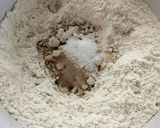 Foto del paso 1 de la receta: Medialunas comunes y rellenas