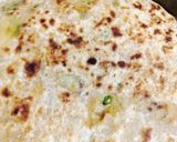 A picture of step 3 of Aloo paratha.