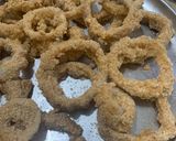 A picture of step 5 of Onion Rings.