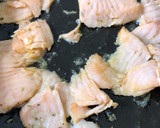 Foto del paso 1 de la receta: Quesadilla de salmón ahumado con orégano