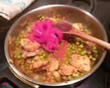 Foto del paso 6 de la receta: Chícharos con Pavo Adobado