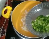 A picture of step 1 of Macroni In Tomato Sauce.