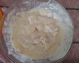 Foto del paso 4 de la receta: Mayonesa con cebolla para acompañar las croquetas de acelga