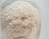 A picture of step 1 of Bugis Mandi (steam gluten rice cake).