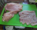 Kolbászos tojásrántottával göngyölt hús paradicsomszószban recept fázis 2 fotója