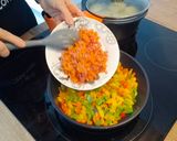 Foto del paso 3 de la receta: Merluza confitada con puré de patatas y hortalizas