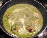 Foto del paso 5 de la receta: Pollo a la almendra, con cebolla y perejil