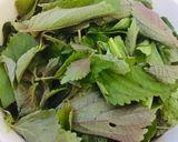 Hình bước làm 2 của món Bò bía lạp xưởng tươi