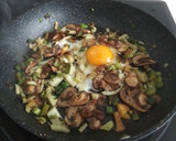 Foto del paso 3 de la receta: Revuelto de hinojo-mango-txanpis