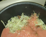 Foto del paso 2 de la receta: Sopa de col con tocino y salchichas