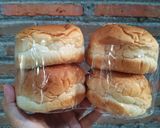 Foto langkah ke 3 dari resep Burger Versi Mager.