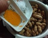 गरमागरम वाफवलेल्या भुईमुगाच्या शेंगा (boiled peanuts recipe in marathi) रेसिपी स्टेप 3 फोटो 