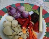 Foto langkah ke 2 dari resep Ayam masak bumbu bebek.