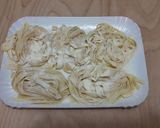 Pas rețetă Tagliatelle de casă cu ciupercuțe, cârnați și smântână 3 fotografie