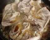 Foto del paso 4 de la receta: Muslos de pollo frito con berenjenas y tomatitos cherry asados