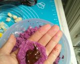 Foto langkah ke 3 dari resep Bola bola ubi ungu isi coklat keju.