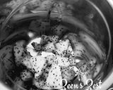 A picture of step 2 of Dragon Fruit and Coconut Milk Smoothie.