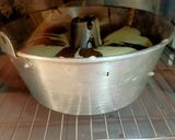 Foto langkah ke 7 dari resep Marble Chiffon Cake.