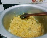 A picture of step 2 of Molli paratha filling.