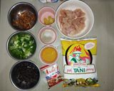 Foto langkah ke 1 dari resep Tahu Bakso Ayam Jamur Saus Mentai.