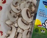 Foto langkah ke 3 dari resep Chicken Steak with Creamy Mushroom Sauce.