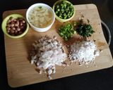 मटार बटाटा पोहे (matar batate pohe recipe in marathi) रेसिपी स्टेप 2 फोटो 