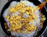 รูปขั้นตอนการทำที่ 4 ของ ผัดหมี่สิงคโปร์  Stir fry Singapore Noodles