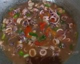 Foto langkah ke 4 dari resep Tumis cumi kuah.
