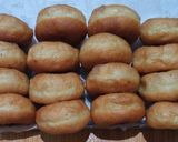 Foto langkah ke 5 dari resep Donat pisang metode autolisis.
