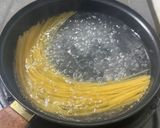 Foto langkah ke 2 dari resep Spagheti tuna aglio olio ala fe.