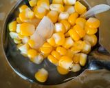 Foto langkah ke 3 dari resep Sayur Kelor Jagung Manis.