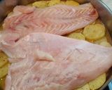 A picture of step 1 of Lemony Baked Perch with Potatoes (Antonis).