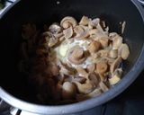 Foto del paso 4 de la receta: Tallarines con salsa a la crema y champiñones