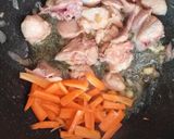 Foto langkah ke 3 dari resep Tumis brokoli ayam.