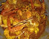Foto langkah ke 4 dari resep Seafood, (Cumi, udang, kepiting) Saos padang asam Manis pedas.