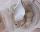 Foto langkah ke 2 dari resep Asinan Rambutan Simple.