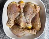 Foto del paso 4 de la receta: Muslos de pollo al horno