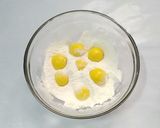 Foto langkah ke 4 dari resep Bola-Bola Susu Pelangi.