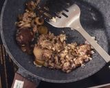 A picture of step 4 of Mushroom And Onion Stew.