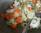 A picture of step 5 of Mumbai style Pav Bhaji.